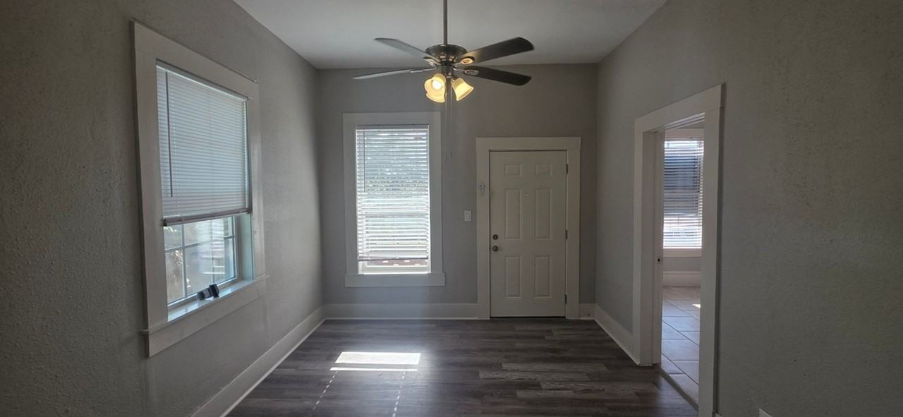 712 40th St - Photo 3 of 12