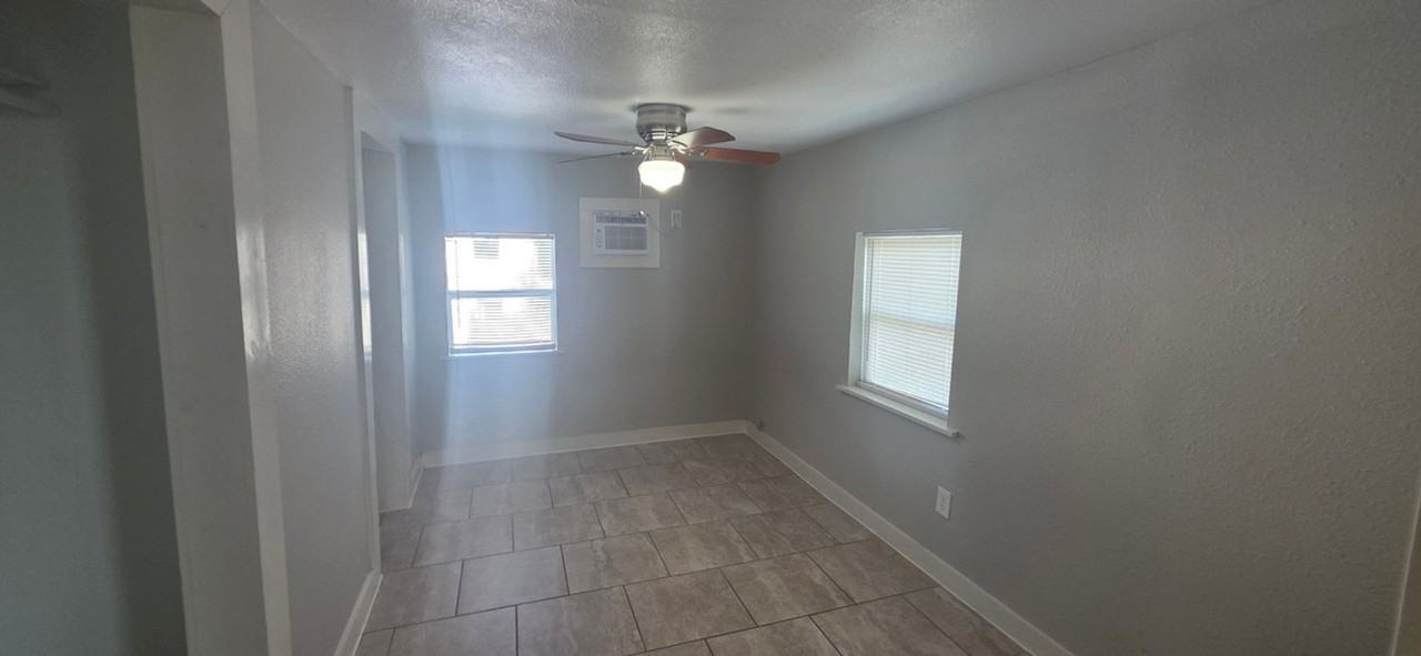 712 40th St - Photo 4 of 12