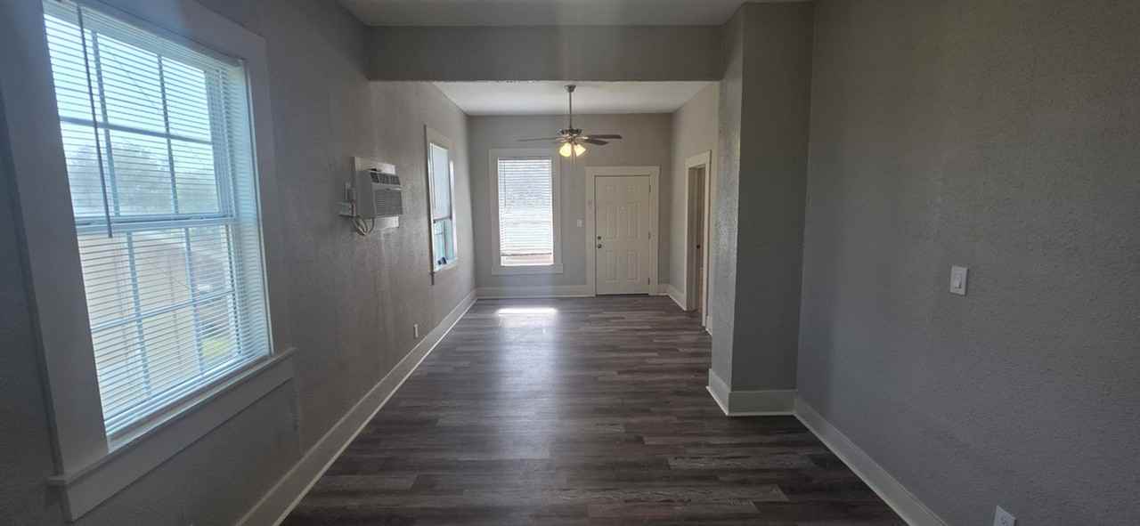 712 40th St - Photo 5 of 12