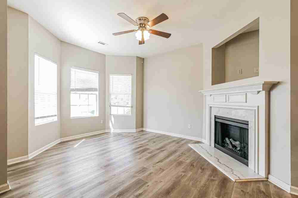 5480 Sierra Trl - Photo 5 of 17