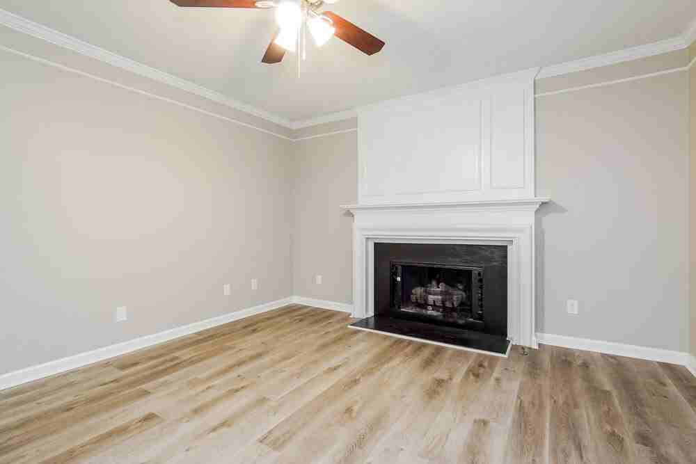 919 Beddingfield Dr - Photo 4 of 17