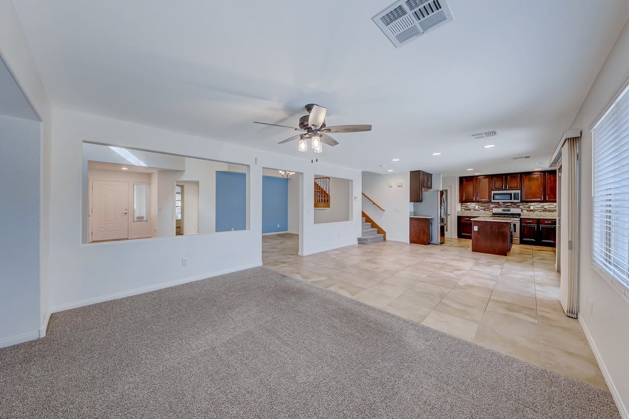 7040 Forest Heights Ct - Photo 4 of 42