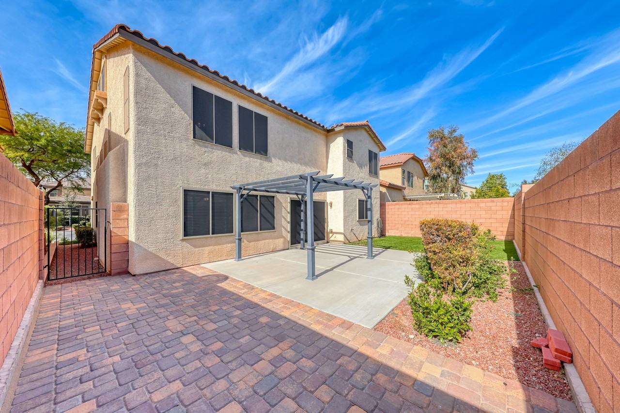 7040 Forest Heights Ct - Photo 4 of 42