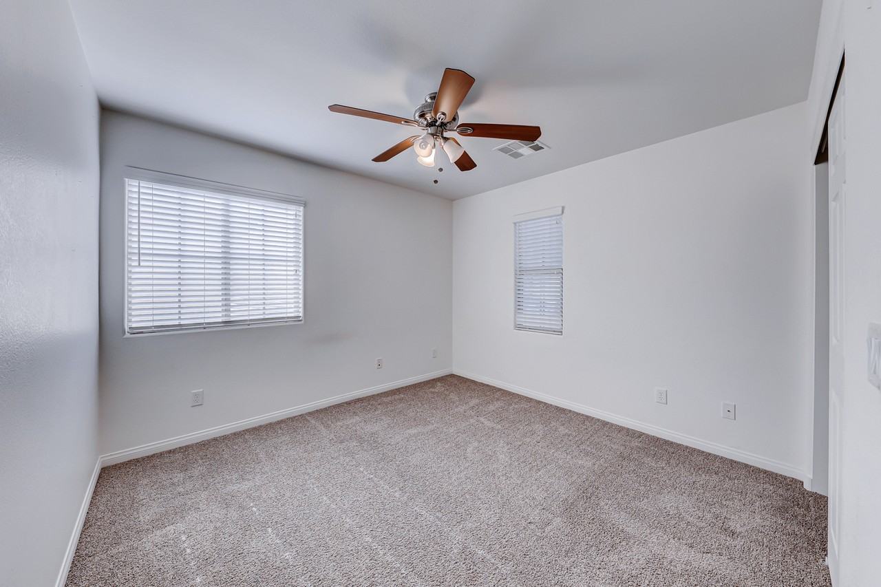 7040 Forest Heights Ct - Photo 6 of 42