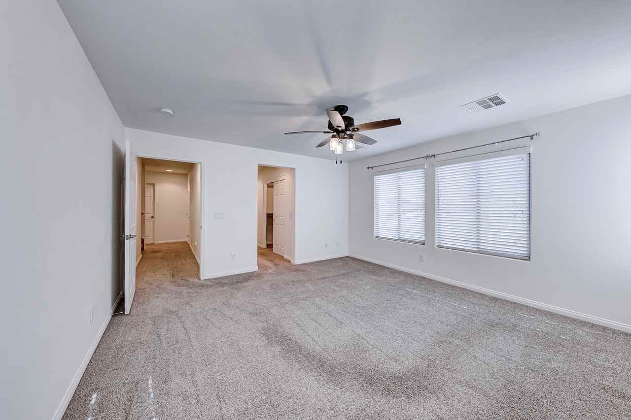 7040 Forest Heights Ct - Photo 3 of 42