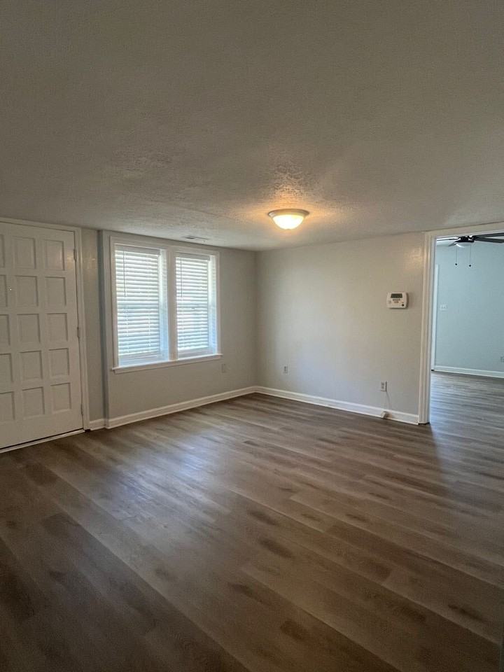 489 W Outer Dr - Photo 5 of 22