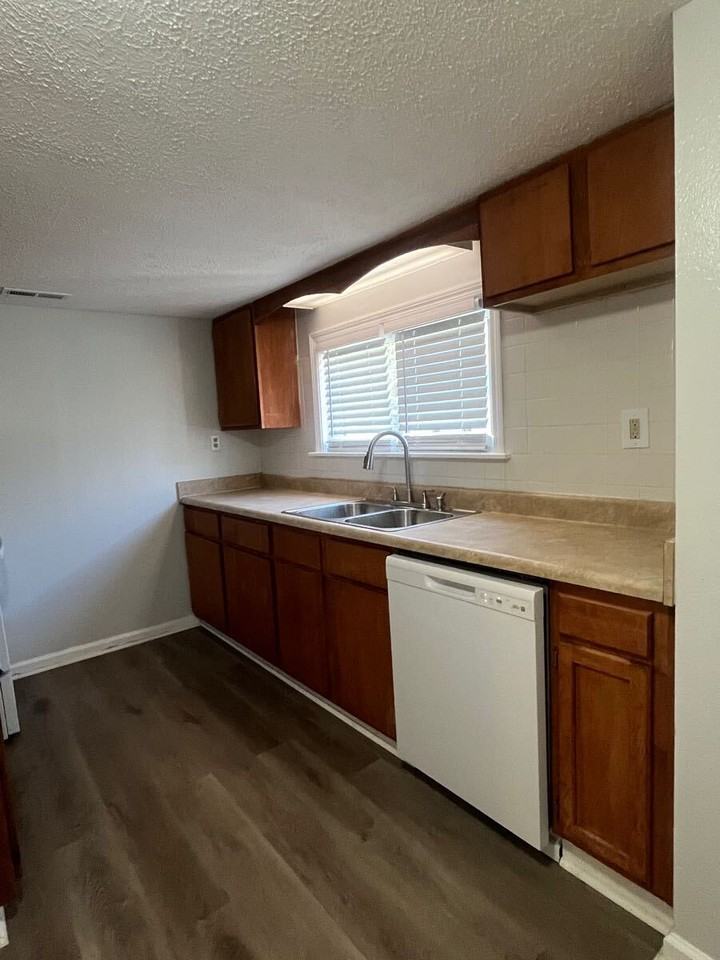 489 W Outer Dr - Photo 6 of 22