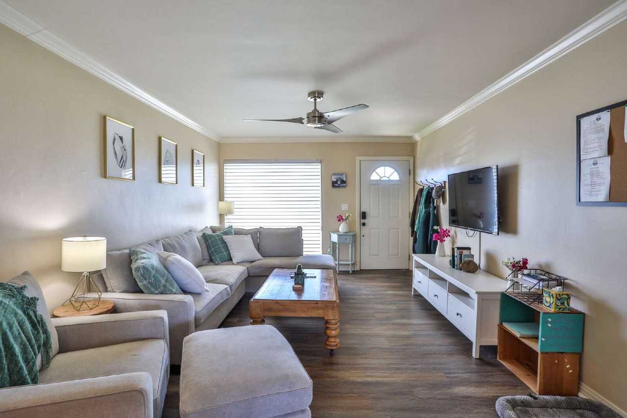 4775 54th St #5 - Photo 5 of 19