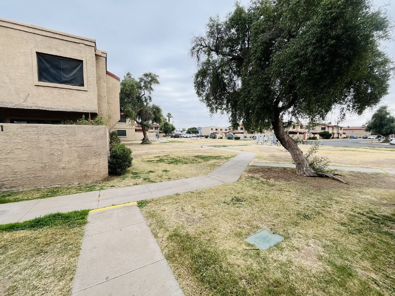 5041 N 40th Ave - Photo 2 of 25