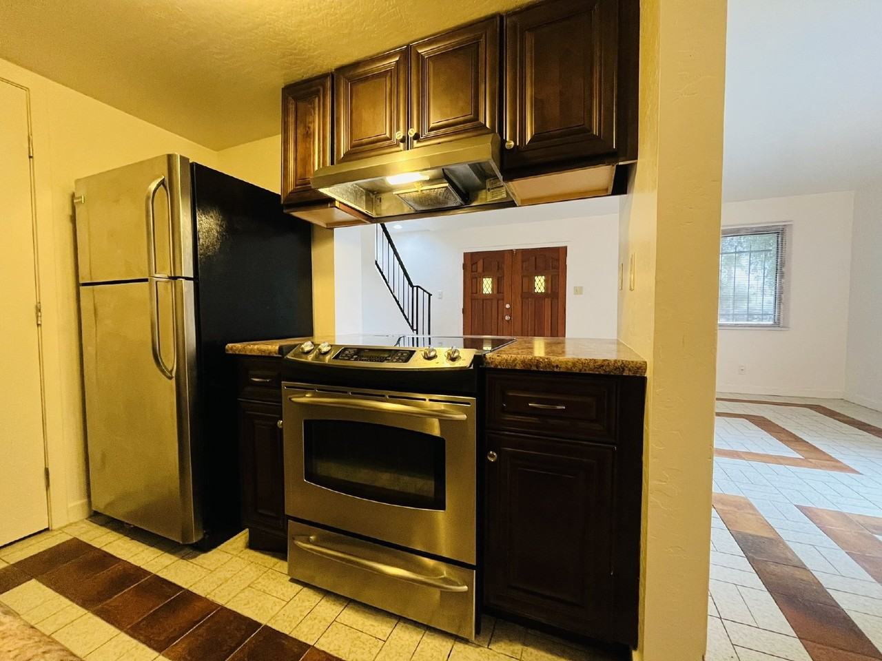 5041 N 40th Ave - Photo 6 of 25