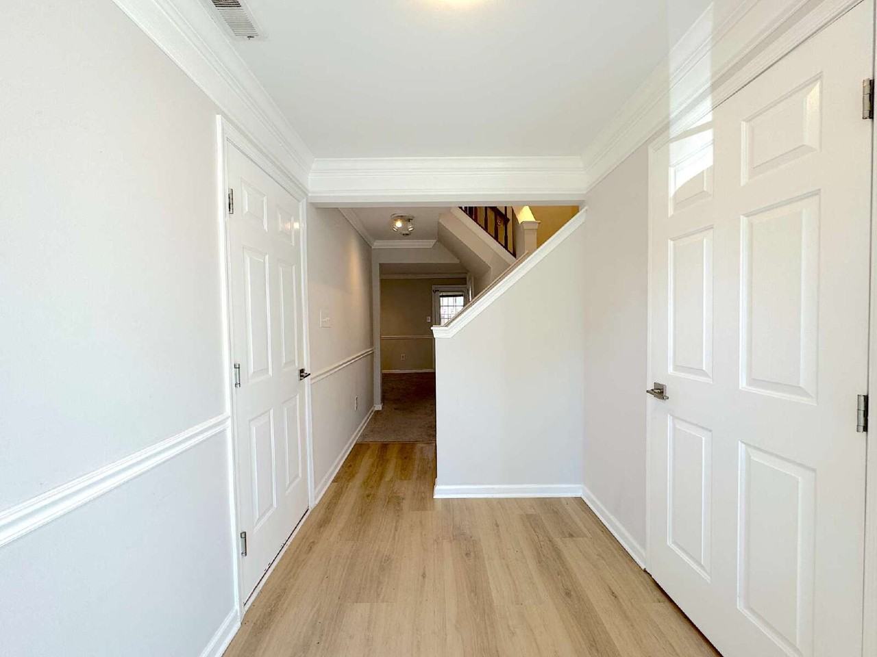 6410 Katherine Ann Ln - Photo 2 of 32