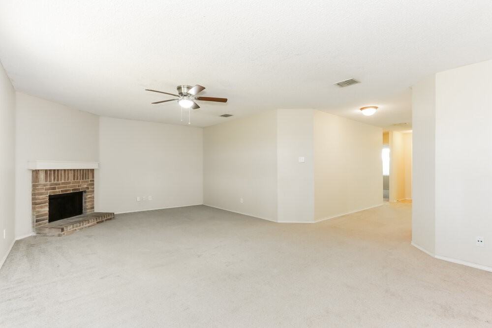 129 Phlox Ln - Photo 3 of 16