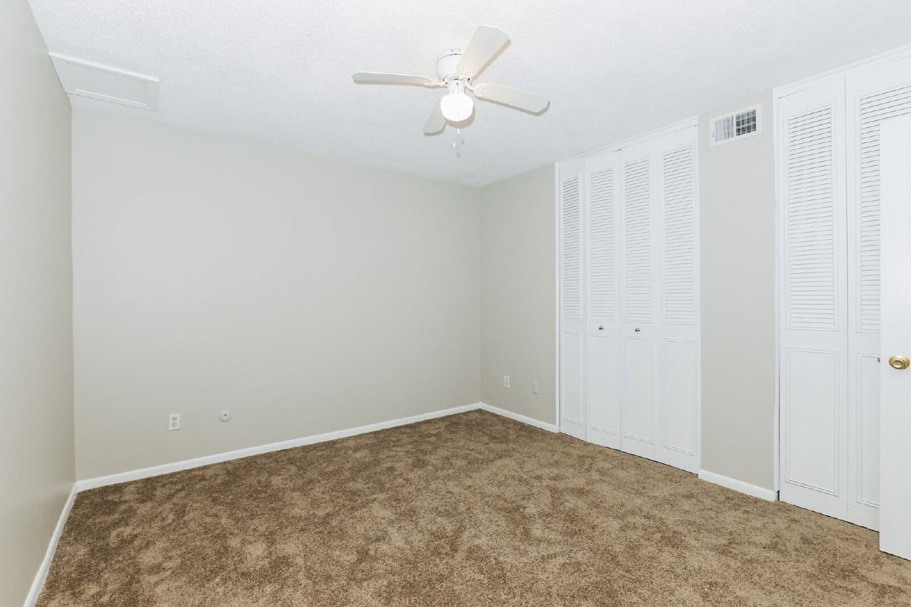 3300 College St Apt 5 - Photo 4 of 12