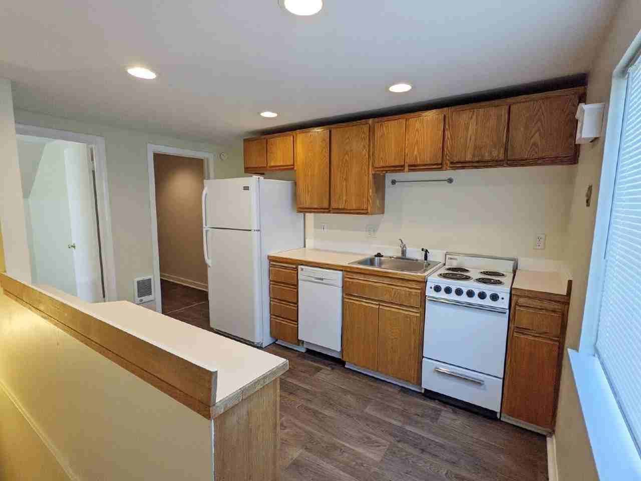 957 Chambers St - Photo 3 of 12