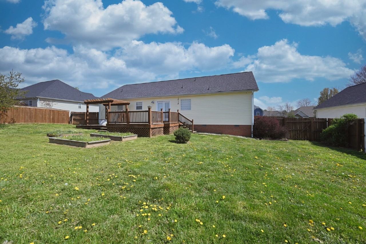 3925 Justene Ct - Photo 5 of 50