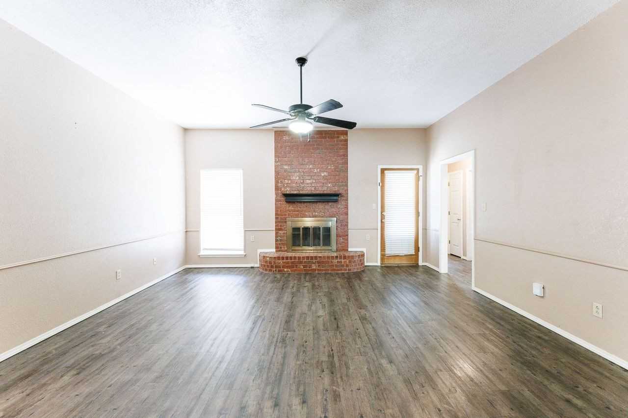 5903 70th St - Photo 4 of 28