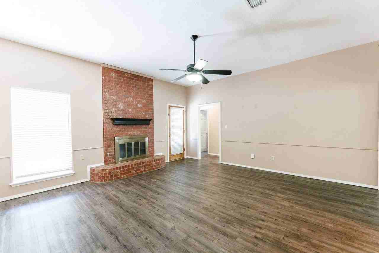 5903 70th St - Photo 5 of 28