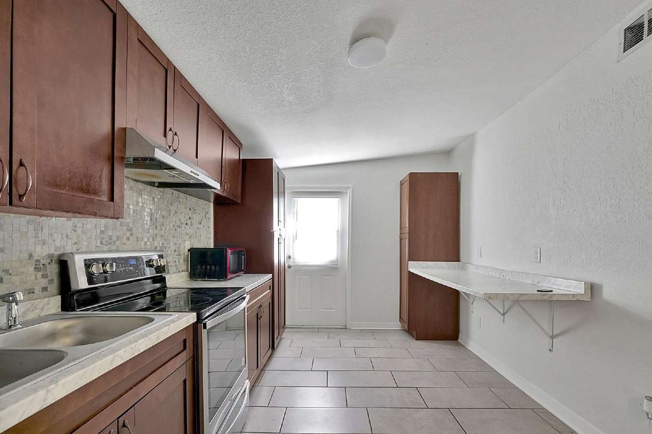 608 Claude Holmes Sr Ave - Photo 7 of 16