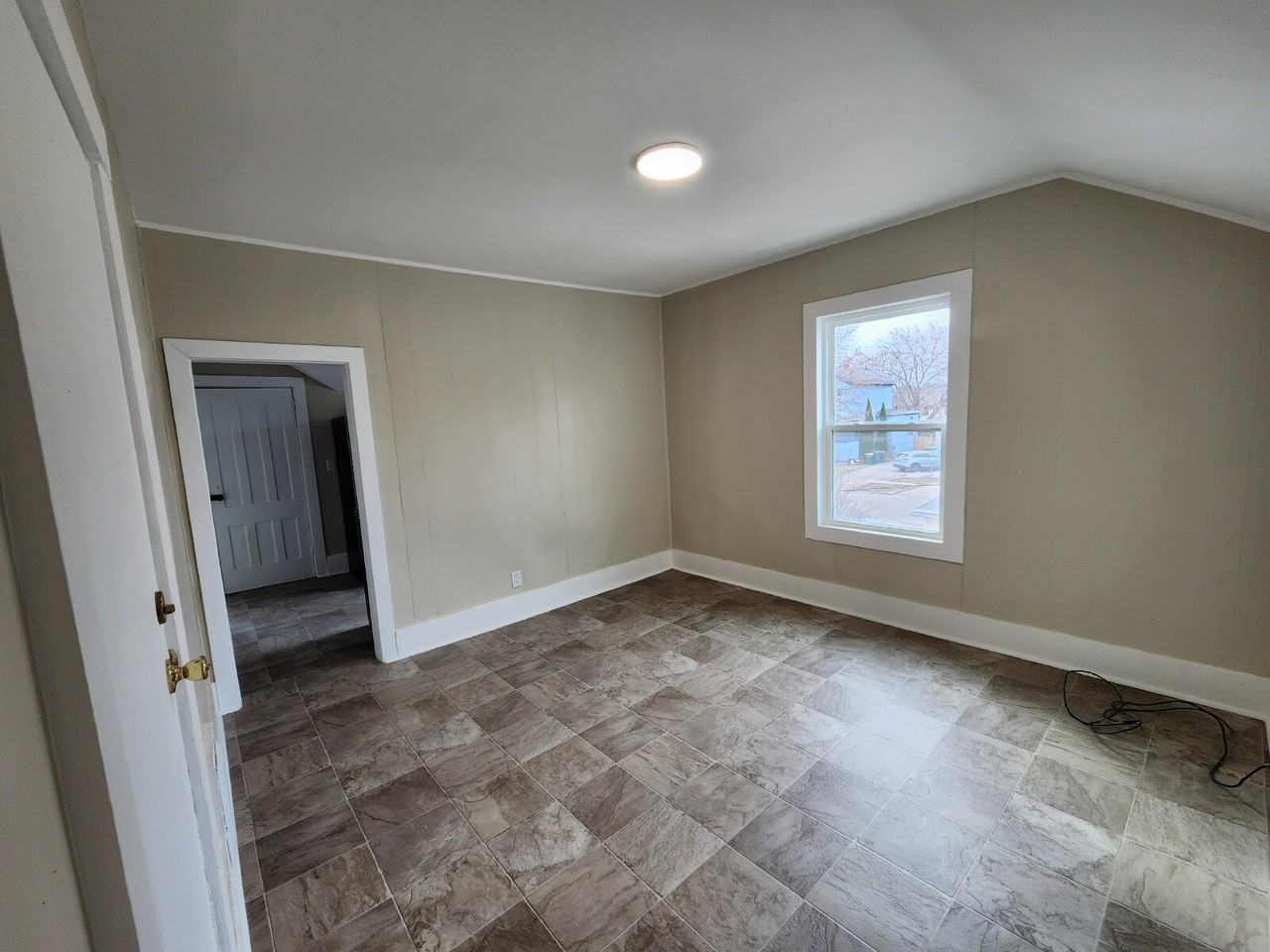 57 Olcott St - Photo 2 of 10