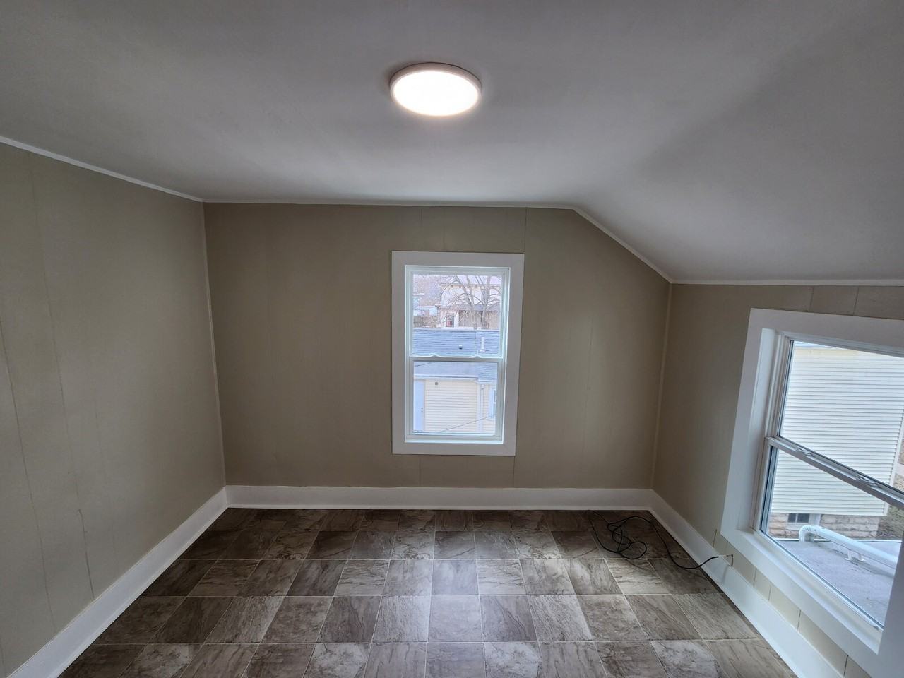 57 Olcott St - Photo 3 of 10