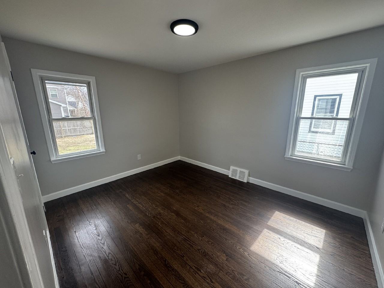 3324 Greenfield Rd - Photo 7 of 14