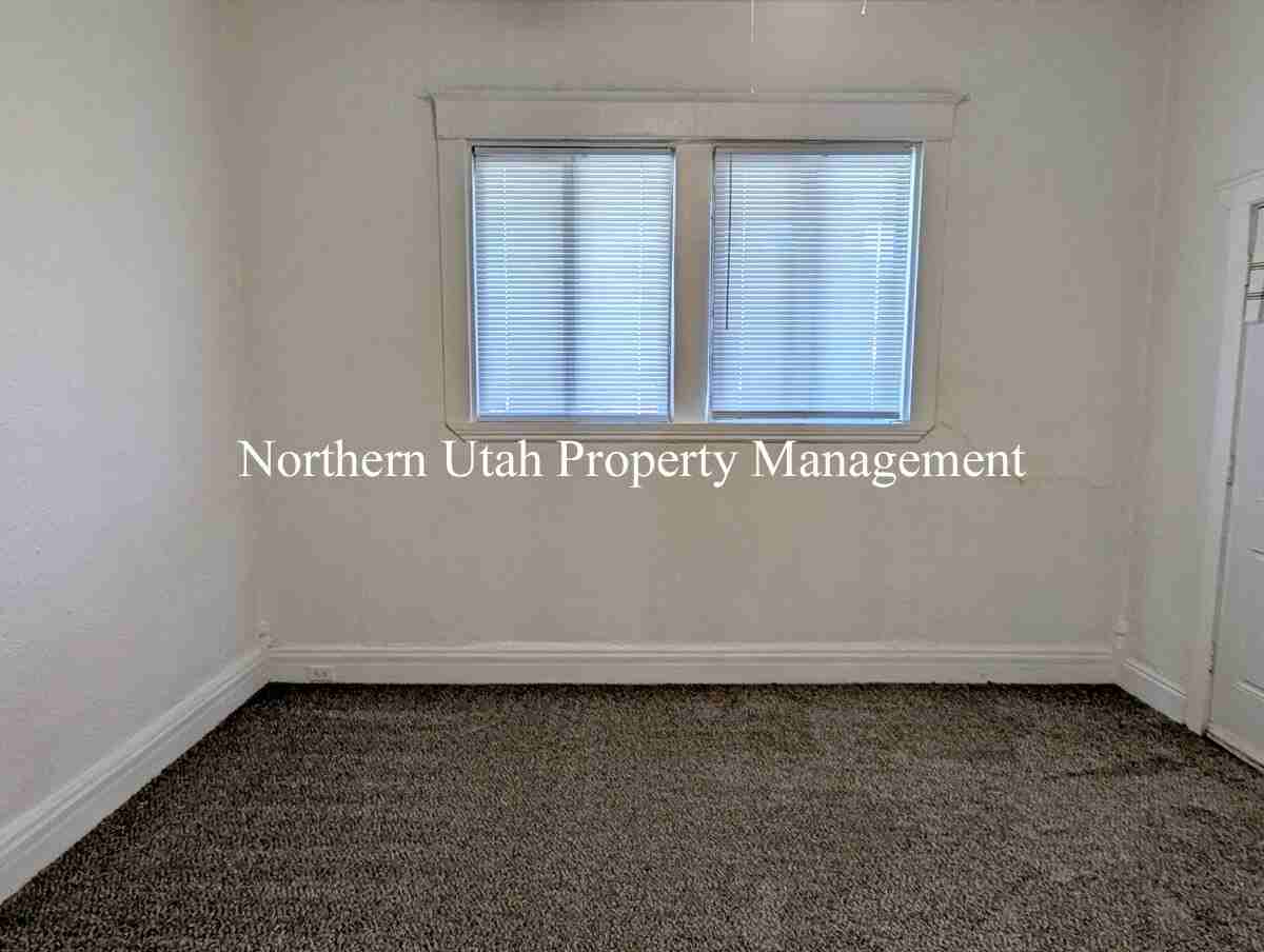 2870 Monroe Blvd - Photo 3 of 13