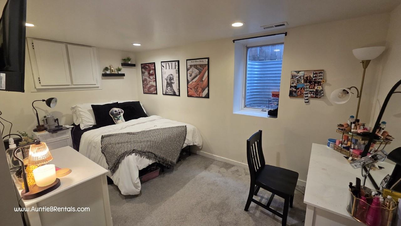 878 18th Ave Se - Photo 3 of 19