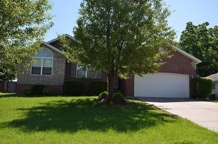 161 Shadowview Dr - Photo 2 of 32