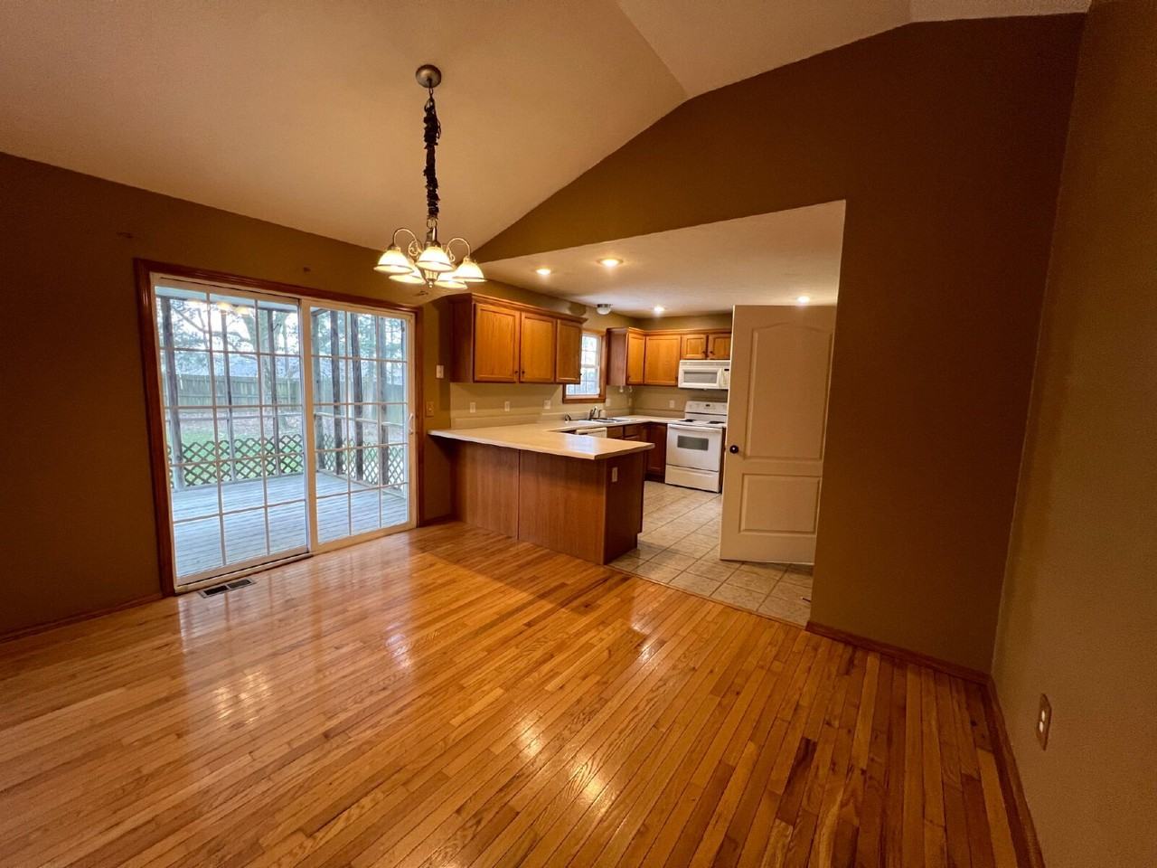 161 Shadowview Dr - Photo 5 of 32