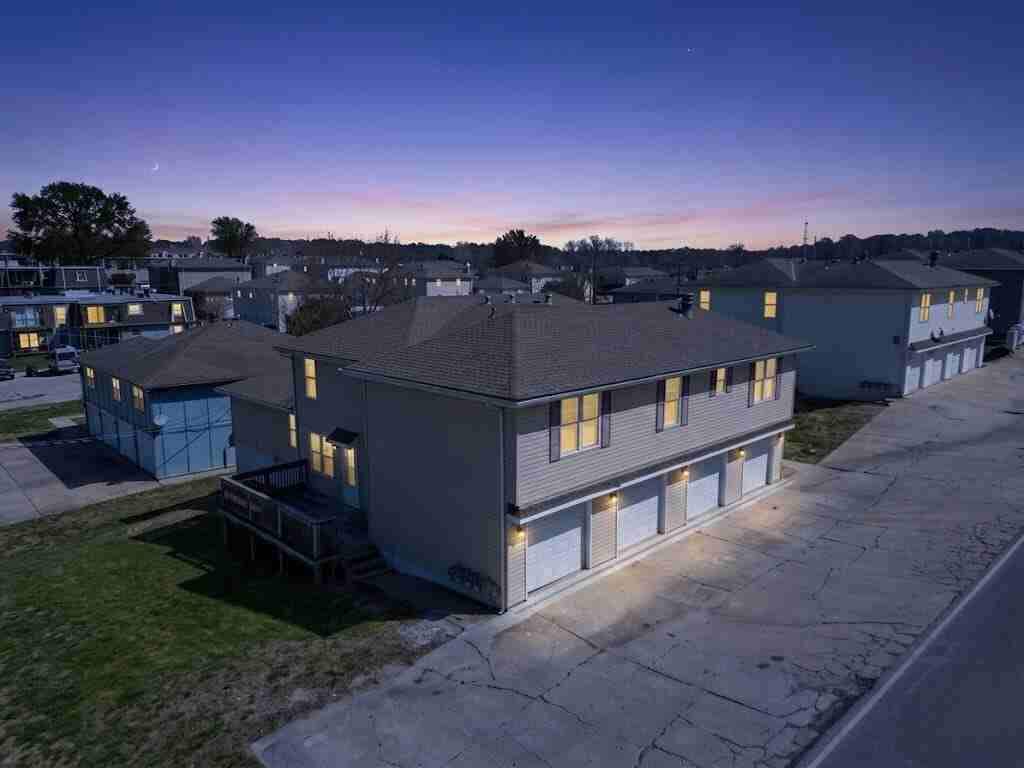 11008 Nw Crooked Rd Apt C - Photo 2 of 17