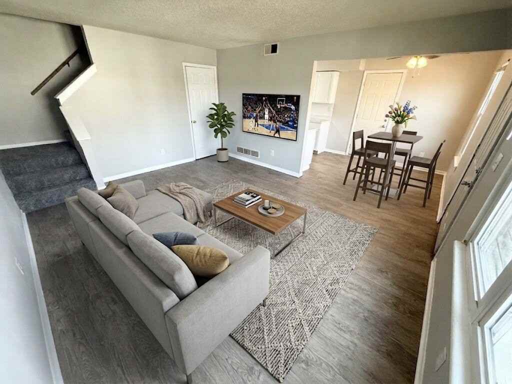 11008 Nw Crooked Rd Apt C - Photo 4 of 17