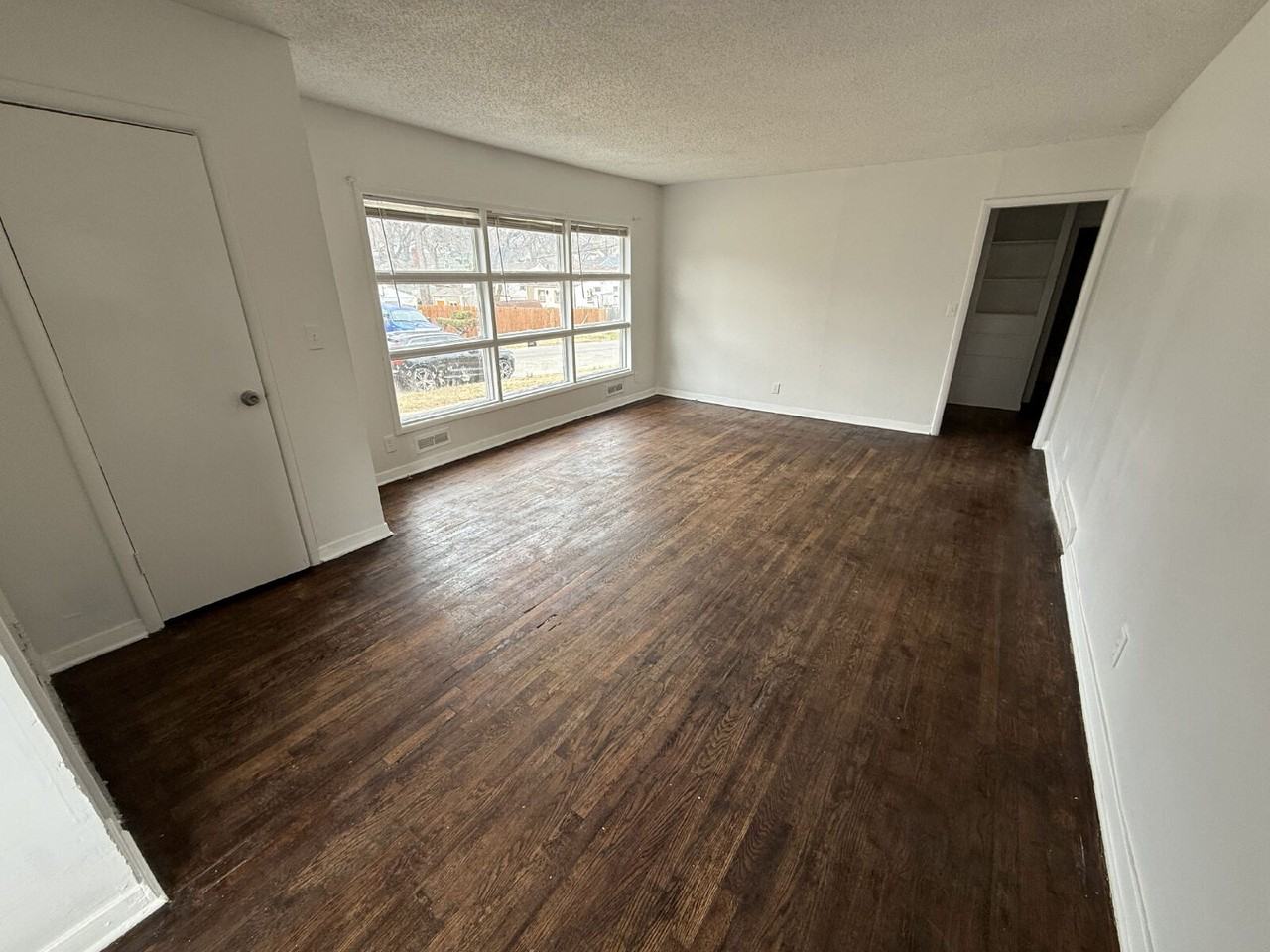 6701 College Ave - Photo 3 of 24