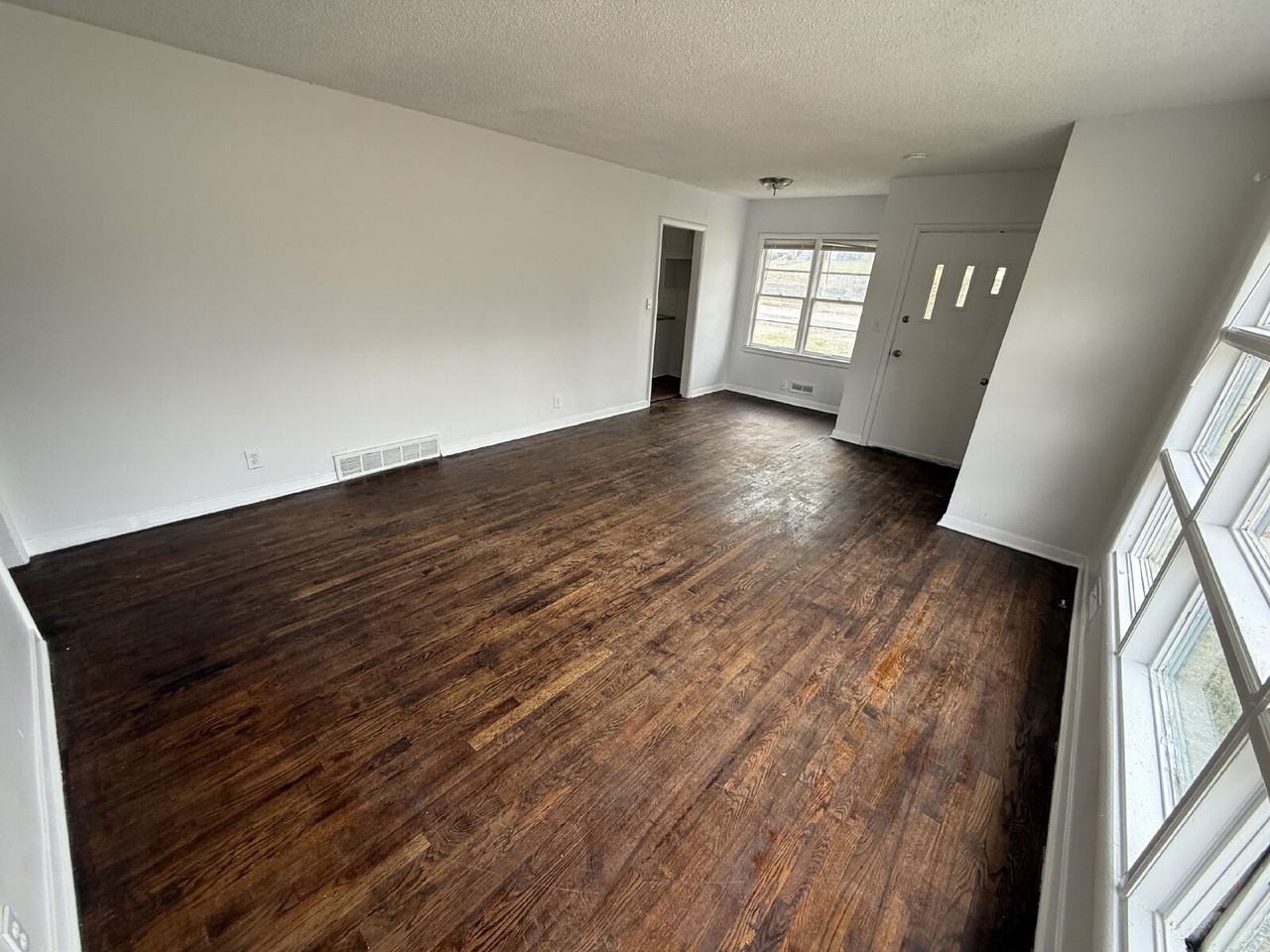 6701 College Ave - Photo 4 of 24