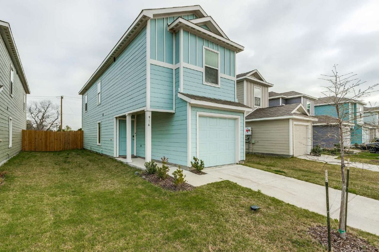 916 Grebe Dr - Photo 2 of 26