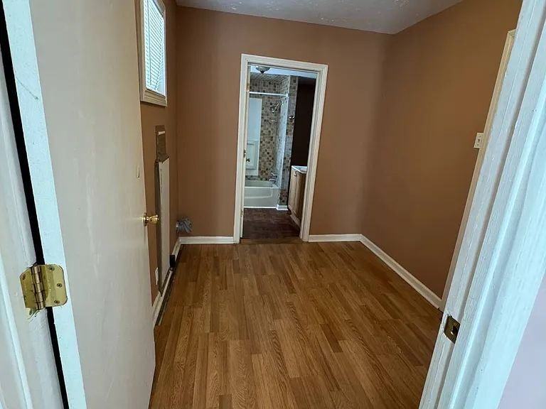 Floor1 208 1/2 E Cherry St - Photo 6 of 11