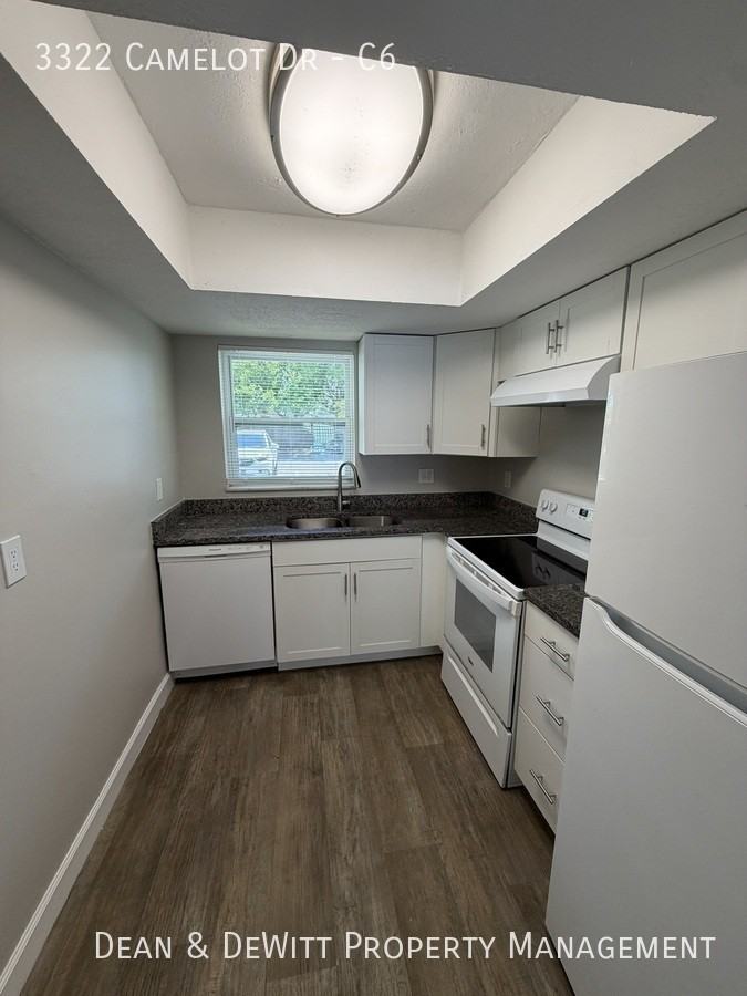 3322 Camelot Dr #C6 - Photo 3 of 12