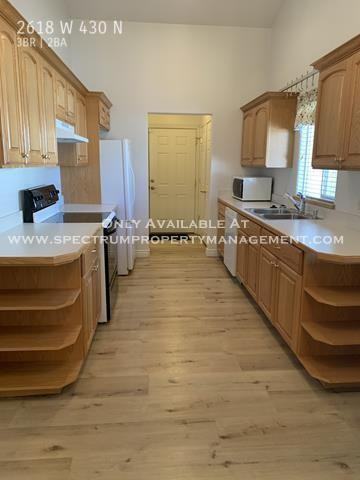 2618 W 430 N - Photo 5 of 20