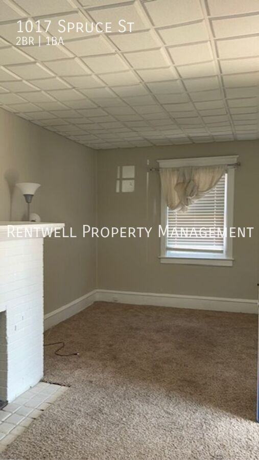 1017 Spruce St - Photo 3 of 12