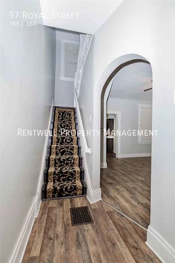 97 Royal St - Photo 4 of 24