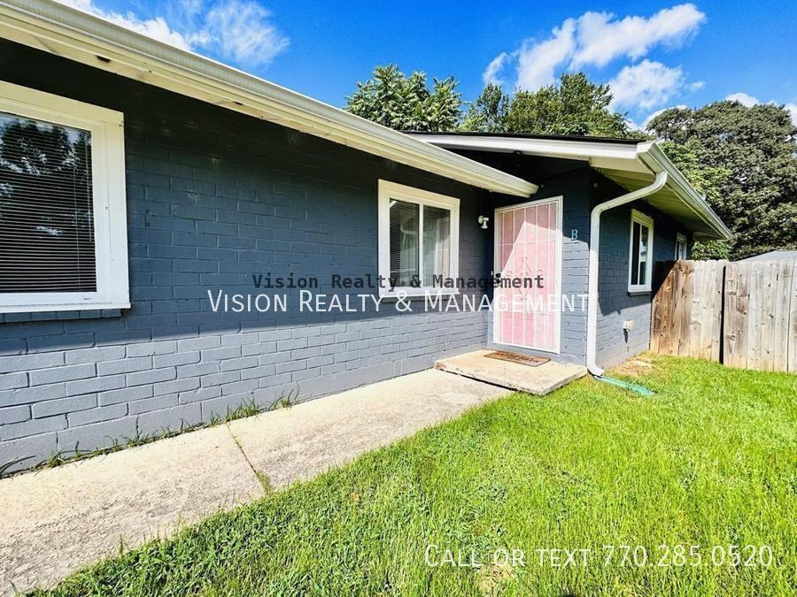 1016 Liman Ave Se #B - Photo 2 of 21