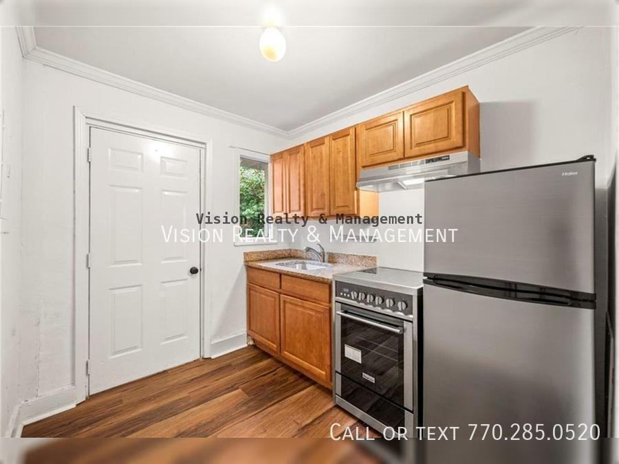 1016 Liman Ave Se #B - Photo 7 of 21