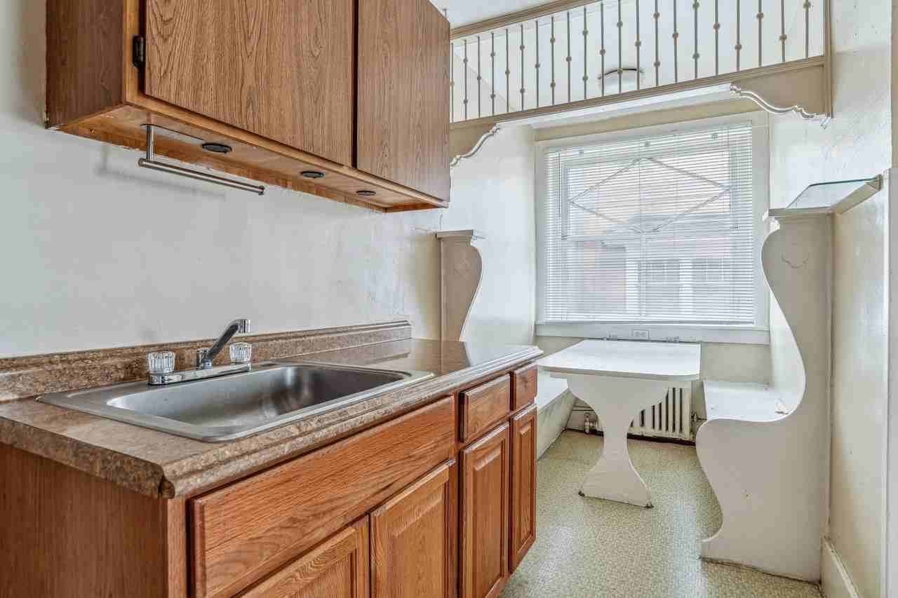 1212 N Corona St #5 - Photo 3 of 19