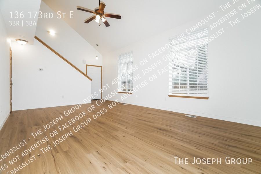 136 173rd St E - Photo 3 of 32