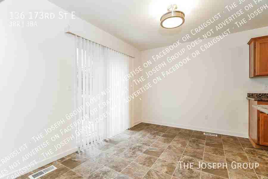 136 173rd St E - Photo 6 of 32