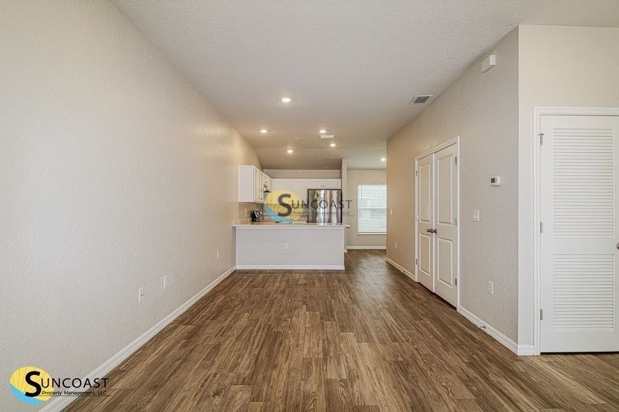 814 Spruce St - Photo 2 of 26