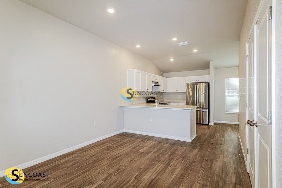 814 Spruce St - Photo 6 of 26