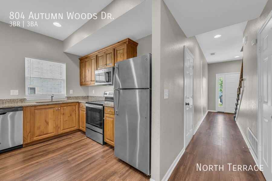 804 Autumn Woods Dr - Photo 5 of 31