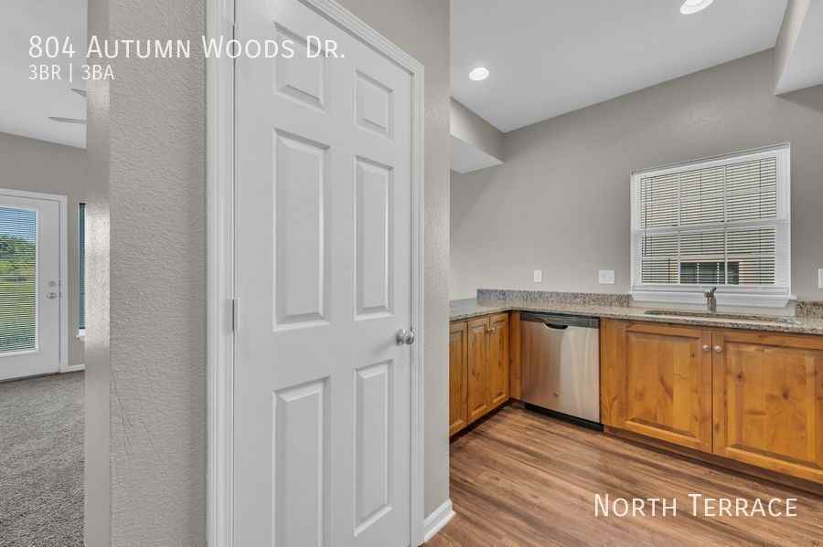 804 Autumn Woods Dr - Photo 6 of 31