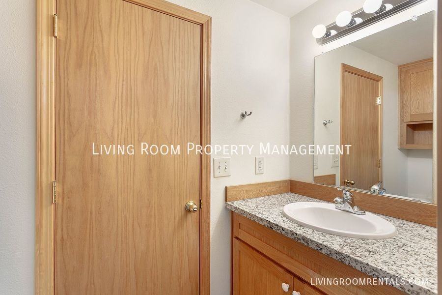 9803 Sw 49th Ave - Photo 7 of 16