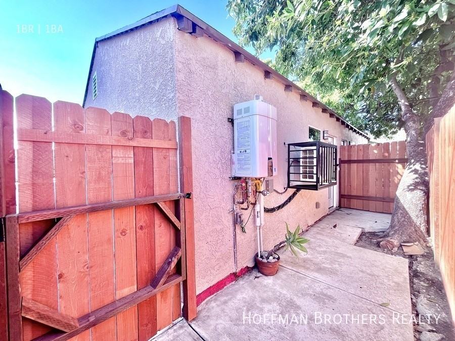 420 N Sierra Bonita Ave #1-4 - Photo 7 of 8